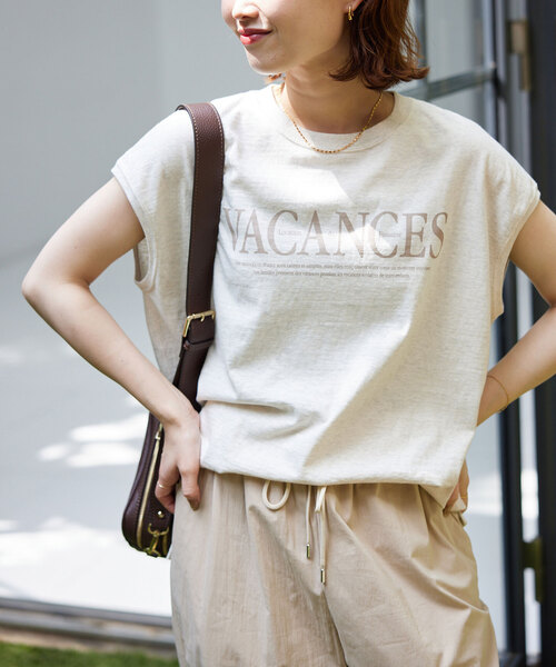 SLOBE IENA(スローブイエナ)の「《追加》VACANCESロゴフレンチTEE(Tシャツ/カットソー・レディース・チャコールグレー/アイボリー/カーキ・FREE)」の2枚目の写真