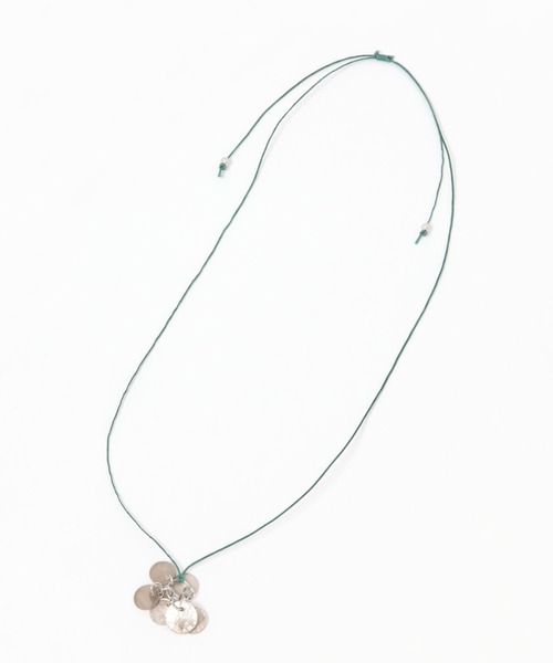 studio CLIP(スタディオクリップ)の「シェルコードネックレス(ネックレス・レディース・ライトグレー/ホワイト・FREE)」の3枚目の写真