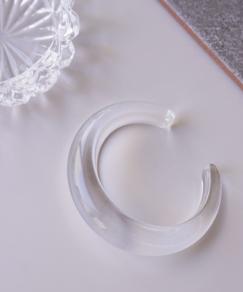 ammy.（エイミードット）の「【 ammy. / エイミードット 】  アクリル カラー バングル（バングル/リストバンド・レディース・クリアブラウン/レッド/オレンジ/ライトパープル/クリアグリーン/クリア/セージグリーン/グリーン/ライトグリーン・FREE）」の19枚目の写真