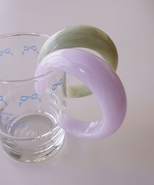 ammy.（エイミードット）の「【 ammy. / エイミードット 】  アクリル カラー バングル（バングル/リストバンド・レディース・クリアブラウン/レッド/オレンジ/ライトパープル/クリアグリーン/クリア/セージグリーン/グリーン/ライトグリーン・FREE）」の22枚目の写真