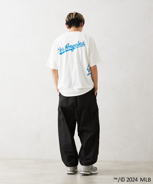 MLB（メジャーリーグベースボール）の「MLB 別注 フェードプリントTシャツ（Tシャツ/カットソー・メンズ・ホワイト/ブラック/ネイビー/グレー/ブルー/アイボリー/ブラック系その他/ホワイト×ホワイト・MEDIUM/LARGE）」の13枚目の写真