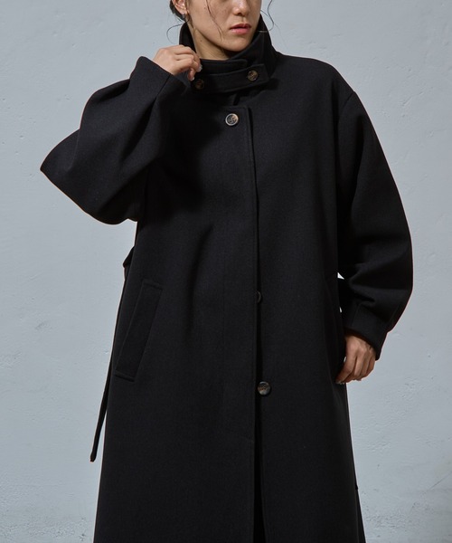 COLONY 2139（コロニートゥーワンスリーナイン）の「ベルト付ボリューム袖ステンカラーコート（ステンカラーコート・レディース・ブラック/チャコールグレー/ブラウン・FREE）」の4枚目の写真