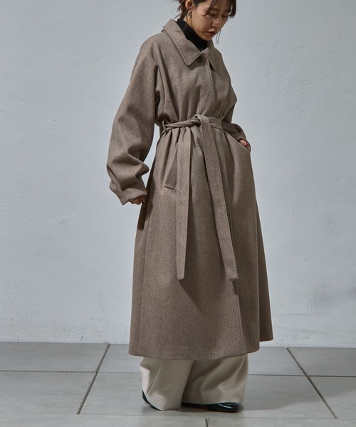 COLONY 2139（コロニートゥーワンスリーナイン）の「ベルト付ボリューム袖ステンカラーコート（ステンカラーコート・レディース・ブラック/チャコールグレー/ブラウン・FREE）」の21枚目の写真