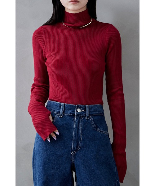 etoll.（エトル）の「サムホールハイネックリブニット（ニット/セーター・レディース・アイボリー/ブラック/杢グレー/レッド/オレンジ・FREE）」の4枚目の写真