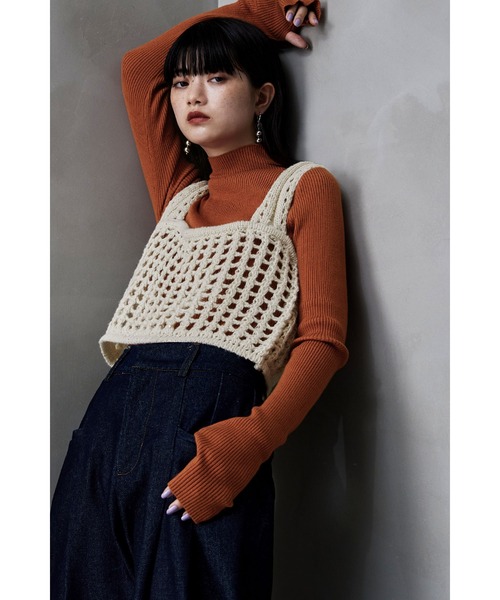 etoll.（エトル）の「サムホールハイネックリブニット（ニット/セーター・レディース・アイボリー/ブラック/杢グレー/レッド/オレンジ・FREE）」の5枚目の写真