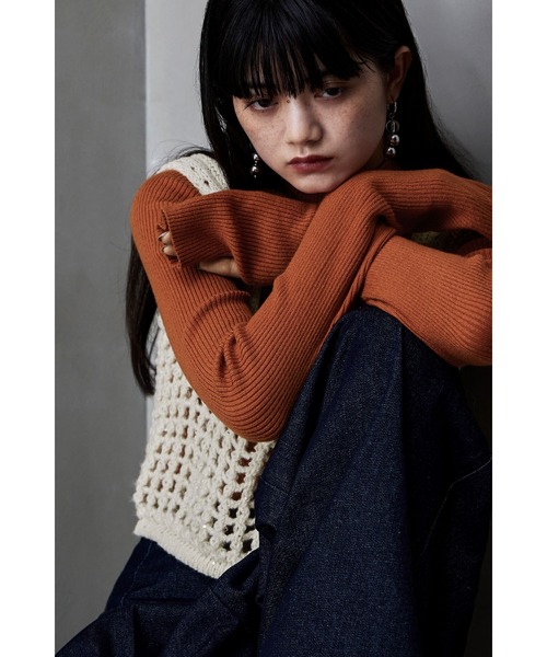 etoll.（エトル）の「サムホールハイネックリブニット（ニット/セーター・レディース・アイボリー/ブラック/杢グレー/レッド/オレンジ・FREE）」の16枚目の写真