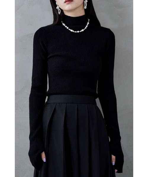 etoll.（エトル）の「サムホールハイネックリブニット（ニット/セーター・レディース・アイボリー/ブラック/杢グレー/レッド/オレンジ・FREE）」の10枚目の写真