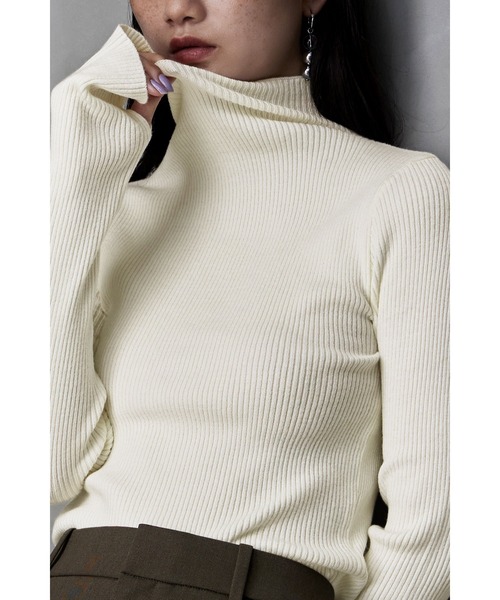 etoll.（エトル）の「サムホールハイネックリブニット（ニット/セーター・レディース・アイボリー/ブラック/杢グレー/レッド/オレンジ・FREE）」の20枚目の写真