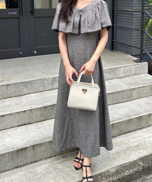 mellowneon（メロウネオン）の「2wayロゴチャームスクエアバッグ（ショルダーバッグ・レディース・アイボリー/ブラック・FREE）」の21枚目の写真