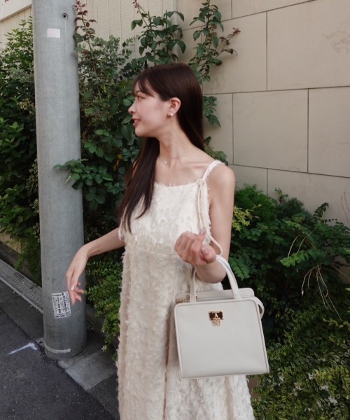 mellowneon（メロウネオン）の「2wayロゴチャームスクエアバッグ（ショルダーバッグ・レディース・アイボリー/ブラック・FREE）」の19枚目の写真