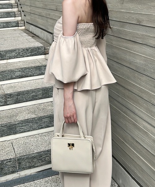 mellowneon（メロウネオン）の「2wayロゴチャームスクエアバッグ（ショルダーバッグ・レディース・アイボリー/ブラック・FREE）」の16枚目の写真