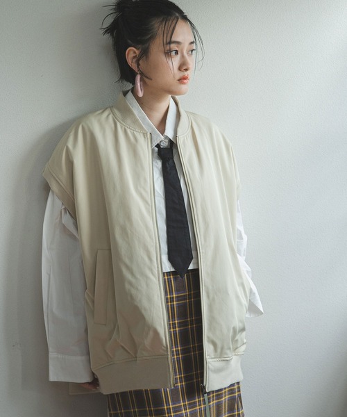 bohmal(ボマール)の「オーバーサイズMA-1ベスト(ライダースジャケット・レディース・グレー/アイボリー・MEDIUM)」の20枚目の写真