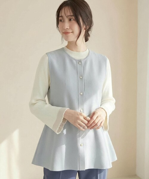 ANY SIS(エニィスィス)の「【洗える】ペプラムニット ジレ(ニット/セーター・レディース・アイボリー系/ネイビー系/スカイブルー系・2)」の2枚目の写真