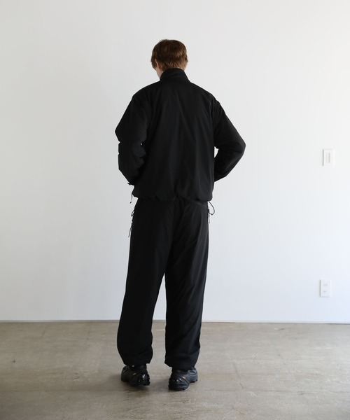 BAYFLOW（ベイフロー）の「【ウルマ×BAYFLOW】ハイゲージナイロン機能綿ジョガーパンツ（その他パンツ・メンズ・ブラック/ブラウン・MEDIUM/LARGE）」の4枚目の写真