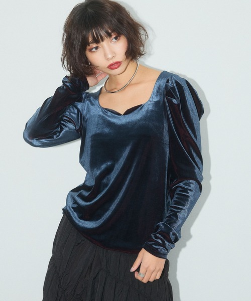 ELLEgirl（エルガール）の「配色ベロアパフスリーブトップス（Tシャツ/カットソー・レディース・ネイビー/ピンク・FREE）」の2枚目の写真