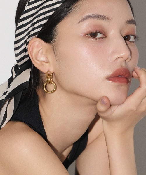 ciite' surgical stainless(シーテサージカルステンレス)の「【 金属アレルギー対応 】 モチーフサークルピアス サージカルステンレス (両耳用)(ピアス(両耳用)・レディース・ゴールド/シルバー・FREE)」の2枚目の写真