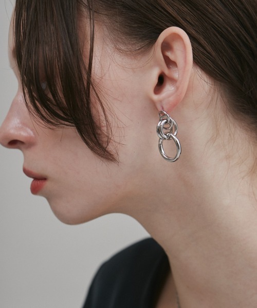 ciite' surgical stainless(シーテサージカルステンレス)の「【 金属アレルギー対応 】 モチーフサークルピアス サージカルステンレス (両耳用)(ピアス(両耳用)・レディース・ゴールド/シルバー・FREE)」の4枚目の写真