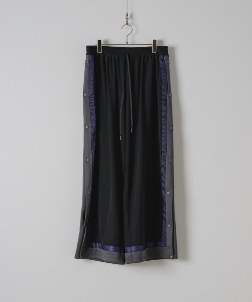 CASPER JOHN（キャスパージョン）の「Baggy track pants/バギートラックパンツ（その他パンツ・メンズ・ホワイト/ブルー/ブラック・LARGE/MEDIUM/SMALL/X-SMALL）」の6枚目の写真