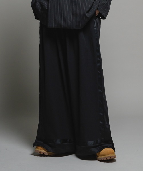 CASPER JOHN（キャスパージョン）の「Baggy track pants/バギートラックパンツ（その他パンツ・メンズ・ホワイト/ブルー/ブラック・LARGE/MEDIUM/SMALL/X-SMALL）」の16枚目の写真