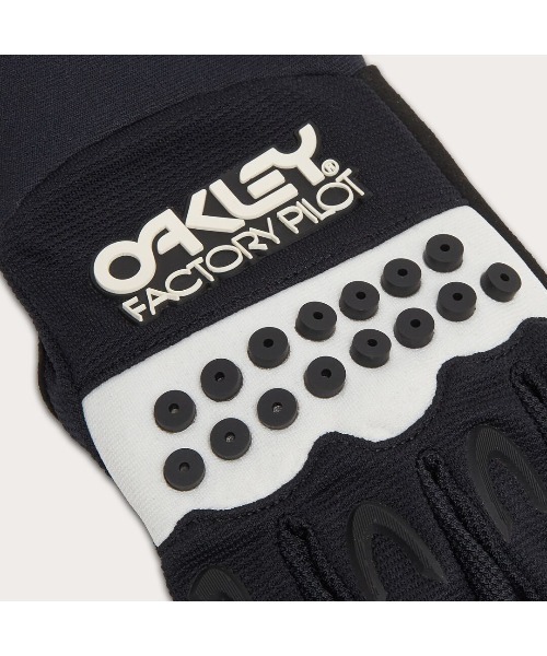 OAKLEY(オークリー)の「オークリー SWITCHBACK MTB GLOVE 2.0 /GLOVES グローブ・手袋/BIKE マウンテンバイク/OAKLEY(手袋・メンズ・オレンジ/ブルー/ブラック×ホワイト/ブラック/アイボリー/ライトベージュ・L/M/S)」の18枚目の写真