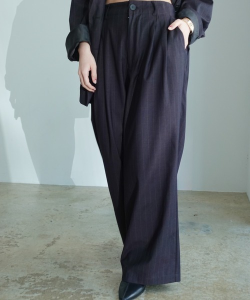INTER FACTORY（インターファクトリー）の「はなのきえり - ルーズピンストライプスラックスパンツ made in INTERFACTORY（スラックス・レディース・ネイビー/グレー・MEDIUM/SMALL）」の11枚目の写真