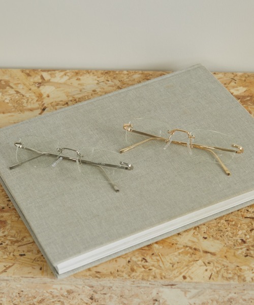 MERLOT（メルロー）の「【UVカット】【ノーズパッド付き】リムレスメガネ（メガネ・レディース・シルバー/ゴールド・FREE）」の9枚目の写真