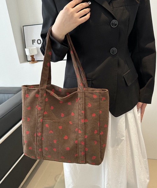 TONE SELECT GOODS(トーンセレクトグッズ)の「urbanfemine./ストロベリーコーデュロイトートバッグ U7403(トートバッグ・レディース・ブラック/ホワイト/ピンク/ブラウン・FREE)」の3枚目の写真