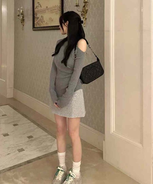 Jasmine Grandiflorum（ジャスミングランディフローラム）の「【Jasmine】ワンショルダーニットプルオーバ（ニット/セーター・レディース・ブラック/グレー/ホワイト/ブラウン/ピンク/ブルー・FREE）」の8枚目の写真