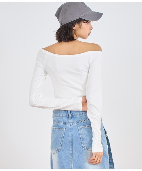 ANAP(アナップ)の「オフショルインナートップス(Tシャツ/カットソー・レディース・グレー/ブラック/ホワイト・FREE)」の6枚目の写真