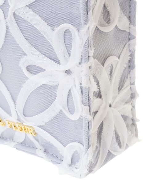 Maison de FLEUR（メゾンドフルール）の「チュールフラワーフリルミニショルダートートバッグ（ショルダーバッグ・レディース・ブルー系その他7/ピンクベージュ・FREE）」の7枚目の写真