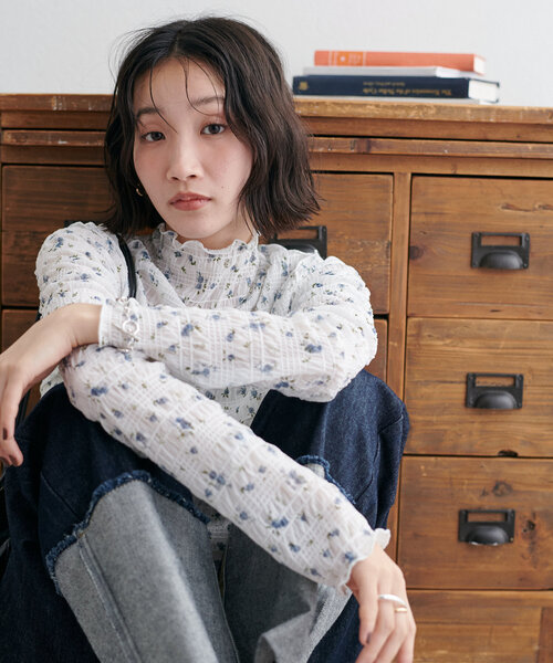 DISCOAT(ディスコート)の「【WEB限定】小花柄ボトルネックプルオーバー(Tシャツ/カットソー・レディース・ベージュ/イエロー/オフホワイト/アイボリー・FREE)」の14枚目の写真