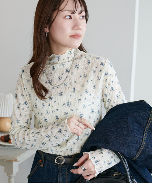 セール】【WEB限定】小花柄ボトルネックプルオーバー（Tシャツ