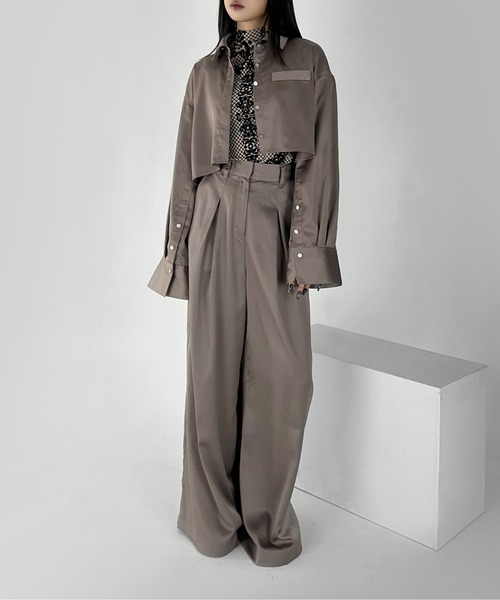 LVEU.（ラブユ.）の「【LVEU.】サテンタックワイドパンツ / ボトムス パンツ ワイド タック サテン クロップド セットアップ 光沢感 モード ブラック グレー グレージュ（その他パンツ・レディース・グレー/ブラック/グレイッシュベージュ・FREE）」の21枚目の写真