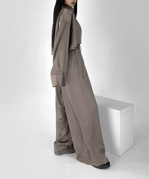 LVEU.（ラブユ.）の「【LVEU.】サテンタックワイドパンツ / ボトムス パンツ ワイド タック サテン クロップド セットアップ 光沢感 モード ブラック グレー グレージュ（その他パンツ・レディース・グレー/ブラック/グレイッシュベージュ・FREE）」の22枚目の写真