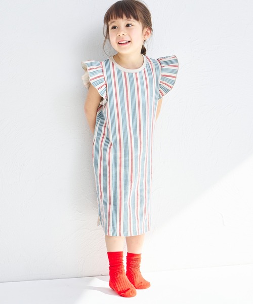 pairmanon(ペアマノン)の「【綿100%】【リンクコーデ】オリジナル総柄プリント 肩フリルTシャツワンピース(ワンピース・キッズ・ブルー系その他/ピンク系その他/ベージュ系その他/ブラック系その他・130/90/150/110/140/100/120)」の1枚目の写真