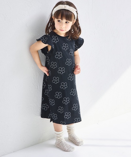 pairmanon(ペアマノン)の「【綿100%】【リンクコーデ】オリジナル総柄プリント 肩フリルTシャツワンピース(ワンピース・キッズ・ブルー系その他/ピンク系その他/ベージュ系その他/ブラック系その他・130/90/150/110/140/100/120)」の7枚目の写真