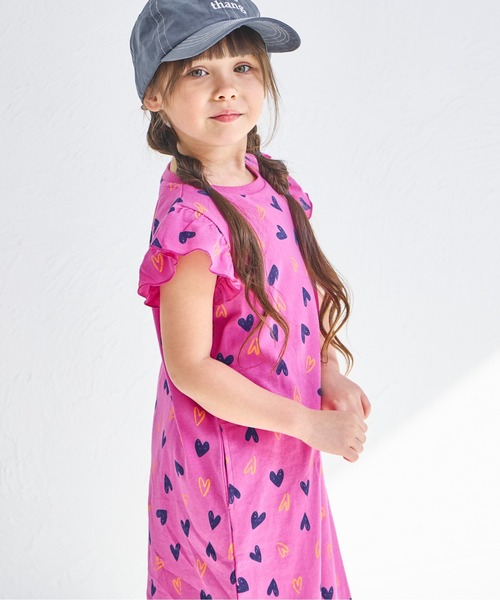 pairmanon(ペアマノン)の「【綿100%】【リンクコーデ】オリジナル総柄プリント 肩フリルTシャツワンピース(ワンピース・キッズ・ブルー系その他/ピンク系その他/ベージュ系その他/ブラック系その他・130/90/150/110/140/100/120)」の5枚目の写真