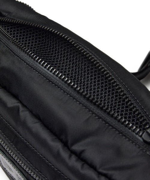 NEW ERA（ニューエラ）の「NEW ERA/ニューエラ ウエストポーチ エクスプローラーウエストバッグ 3L ナイロンツイルブラック/サンドジャカード（ボディバッグ/ウエストポーチ・メンズ・ブラック×ホワイト/サンドベージュ/ブラック×ブラック・FREE）」の6枚目の写真