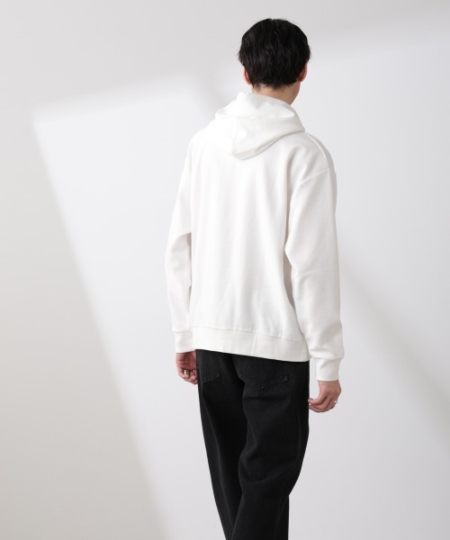 NANO universe(ナノユニバース)の「ブークレダンボールプルオーバーパーカー(パーカー・メンズ・グレー/ホワイト・L/M)」の9枚目の写真