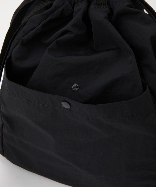 COLONY 2139（コロニートゥーワンスリーナイン）の「超軽量180g ソフトナイロンナップサック（バックパック/リュック・メンズ・ブラック・FREE）」の10枚目の写真
