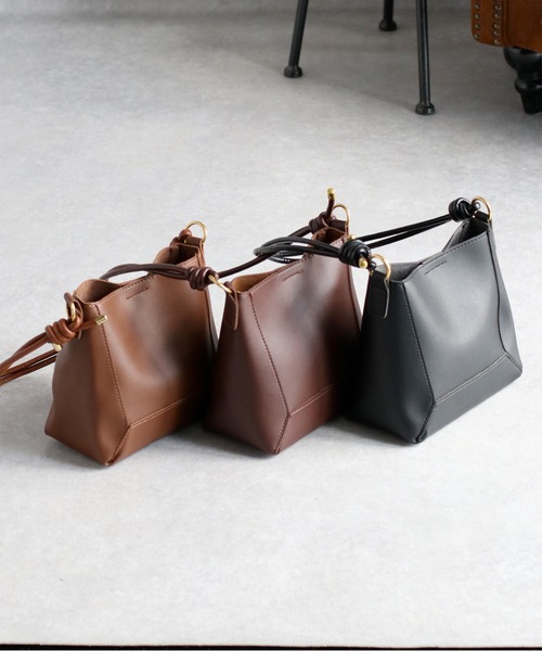 cepo(セポ)の「〈3way〉フェイクレザーショルダーバッグ ポーチ付き(ショルダーバッグ・レディース・ブラック/モカ/ブラウン・FREE)」の4枚目の写真