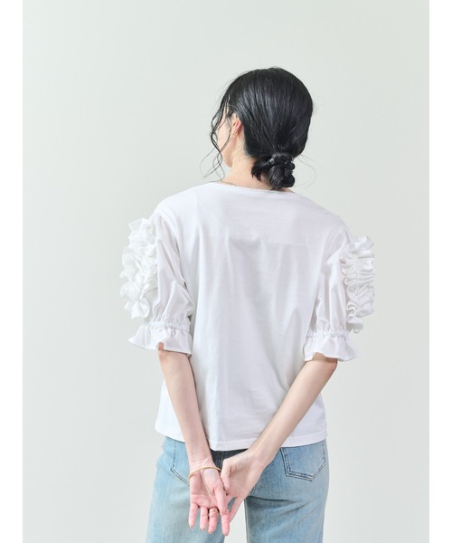 DOLLUPOOPS（ドールアップウップス）の「フリルモチーフスリーブトップス（Tシャツ/カットソー・レディース・オフホワイト/ブラック・38）」の7枚目の写真