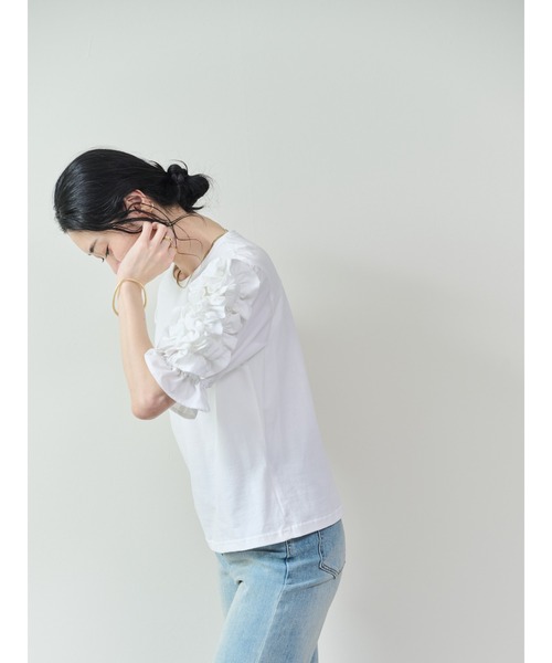 DOLLUPOOPS（ドールアップウップス）の「フリルモチーフスリーブトップス（Tシャツ/カットソー・レディース・オフホワイト/ブラック・38）」の14枚目の写真