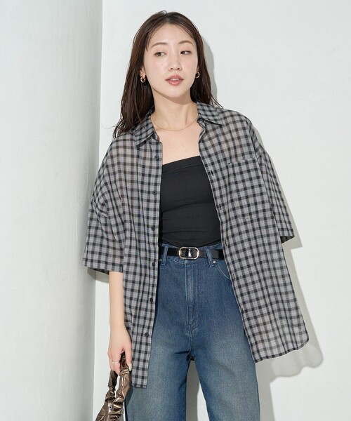 FREAK'S STORE（フリークスストア）の「限定展開　シアー チェック 半袖 シャツ（シャツ/ブラウス・レディース・オフホワイト/ブラック/サックスブルー/ネイビー・ﾌﾘ-）」の3枚目の写真