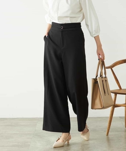 a.v.v(アーヴェヴェ)の「【洗える/ストレッチ】ベルテッドワイドストレートパンツ(スラックス・レディース・ブラック/ベージュ・38/40)」の2枚目の写真