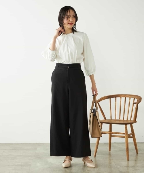 a.v.v(アーヴェヴェ)の「【洗える/ストレッチ】ベルテッドワイドストレートパンツ(スラックス・レディース・ブラック/ベージュ・38/40)」の15枚目の写真