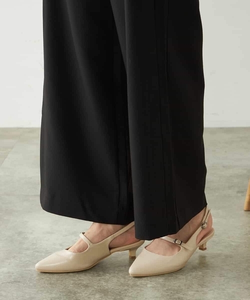 a.v.v(アーヴェヴェ)の「【洗える/ストレッチ】ベルテッドワイドストレートパンツ(スラックス・レディース・ブラック/ベージュ・38/40)」の5枚目の写真