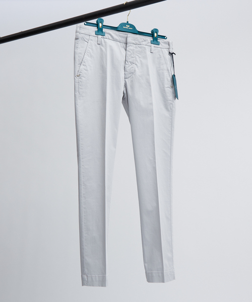 ENTRE AMIS（アントレ アミ）の「【entre amis】スリムフィット チノスラックス / 8188（チノパンツ・メンズ・グレー/ネイビー/ホワイト・29/30/31/32）」の2枚目の写真
