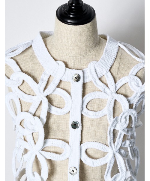RUMCHE(ラムシェ)の「Flower Bond Yarn Vest / フラワーボンドヤーンベスト(ベスト・レディース・ホワイト/ブラック・FREE)」の7枚目の写真