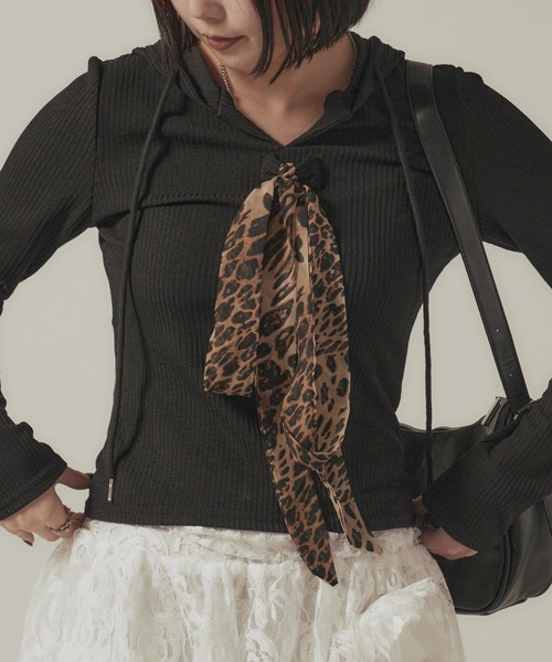 BLANK (ブランク)の「▲Leopard Tie Food Long TEE /レオパード柄タイ付フードロンT 秋物 秋服 2026年秋冬(Tシャツ/カットソー・レディース・グレー/ブラック・FREE)」の10枚目の写真